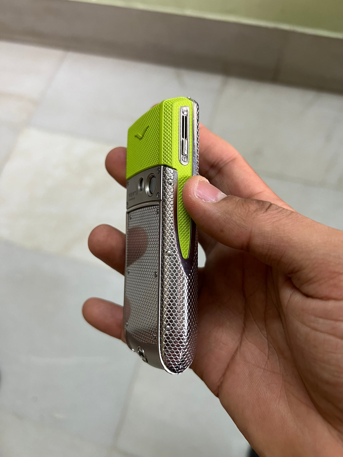 Vertu  Ascent Ti Neon Keypad Mobile
