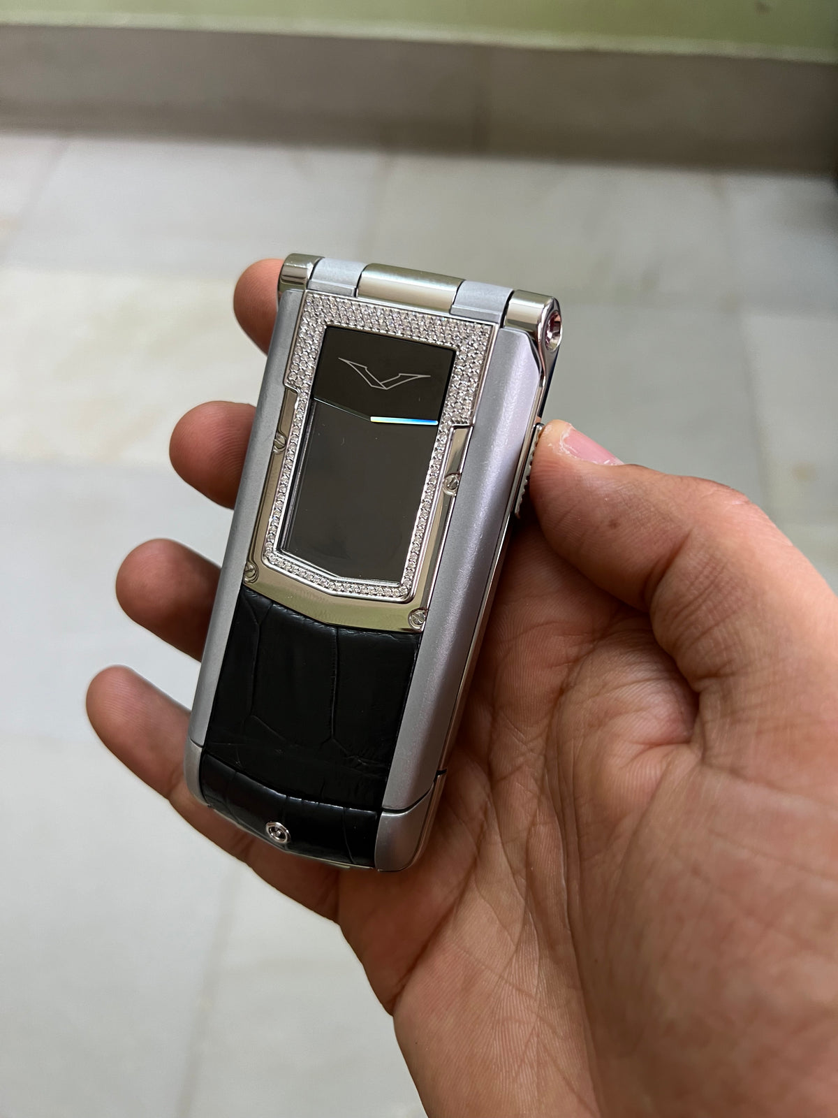 Vertu Constellation F Ayxta Black Alligator Diamond Luxury Keypad Mobile