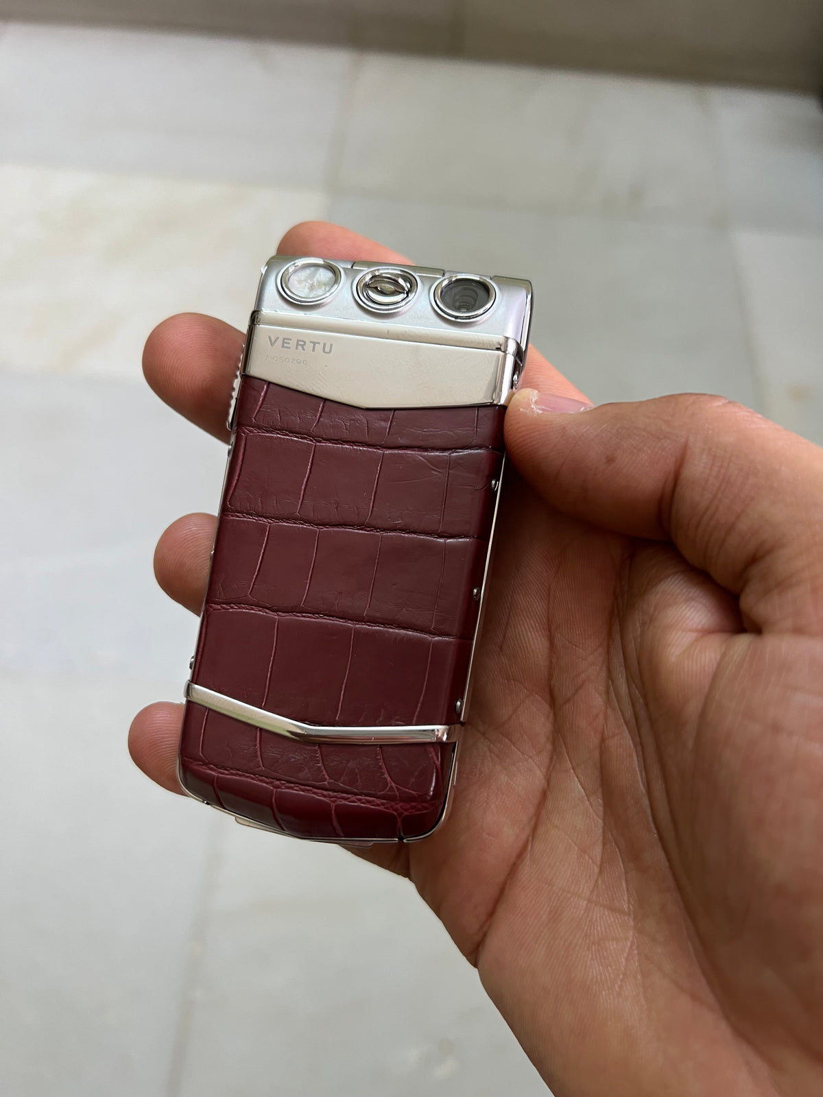Vertu Constellation Ayxta Maroon Brown Alligator Flip Keypad Mobile