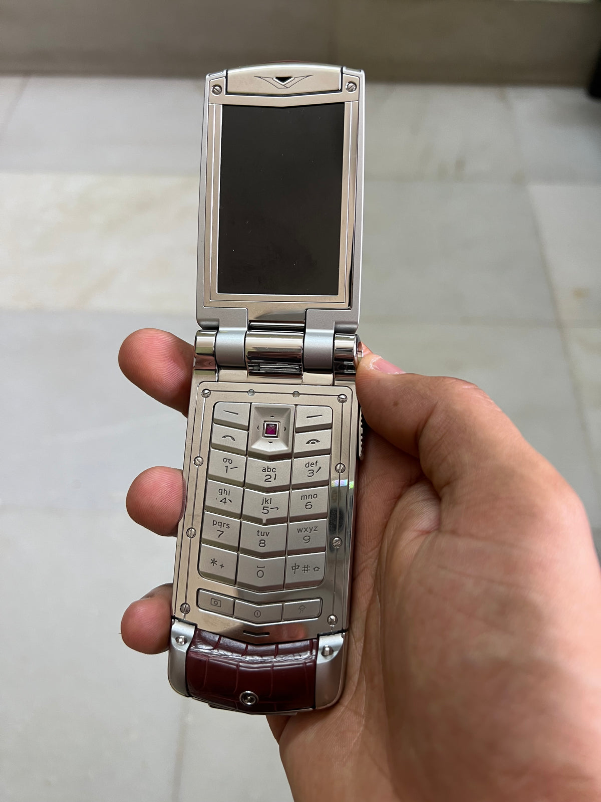 Vertu Constellation Ayxta Maroon Brown Alligator Flip Keypad Mobile