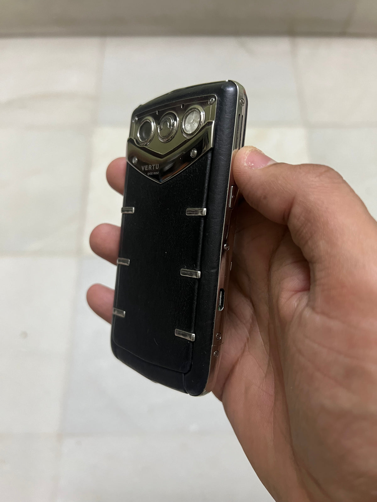 Vertu Constellation Quest Qwerty Keypad Mobile Phone