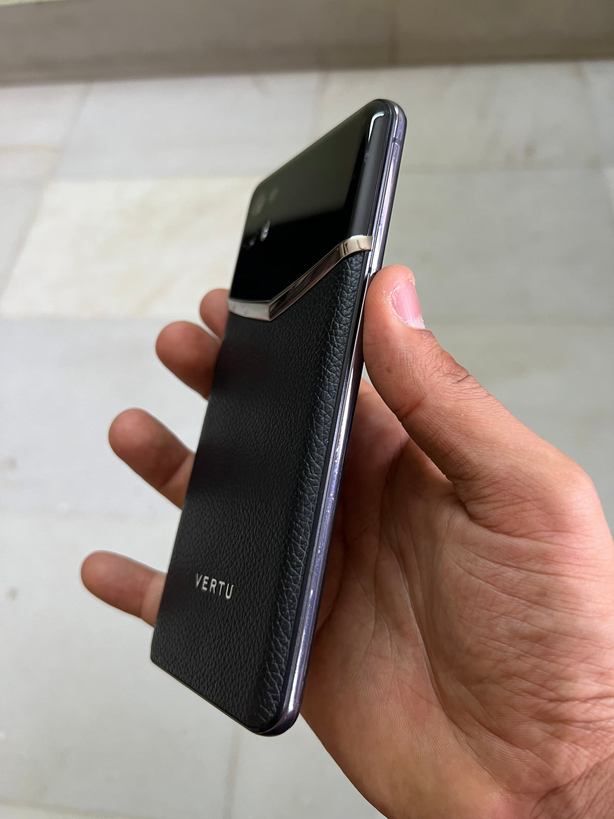 IVertu Calfskin 5g Black Android phone