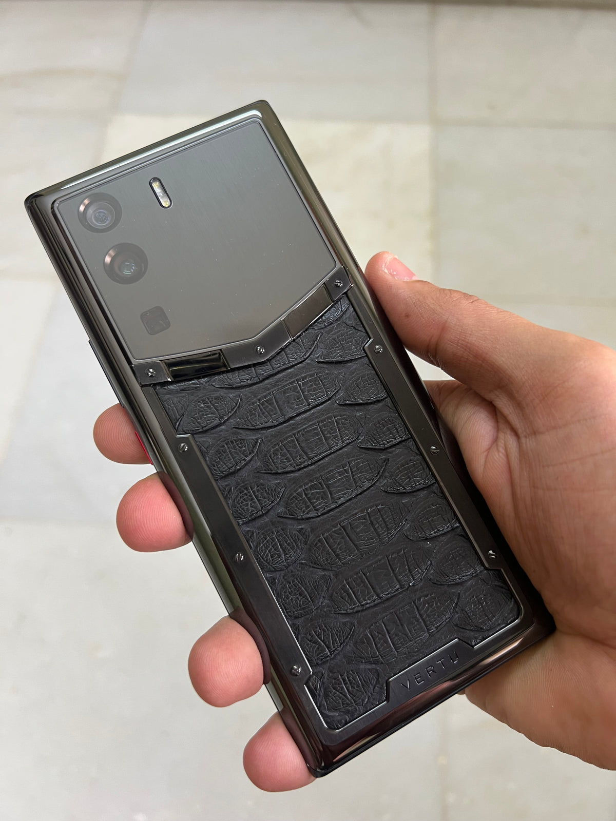 VERTU METAVERTU CURVE Python Skin Web3 5G Smartphone – Fortune Serpent Edition (Black, 512GB)