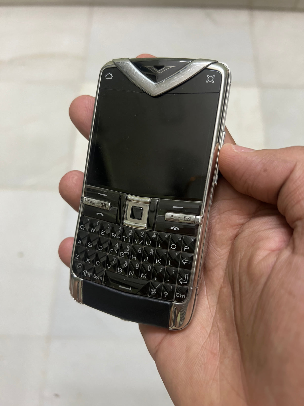 Vertu Constellation Quest Qwerty Keypad Mobile Phone