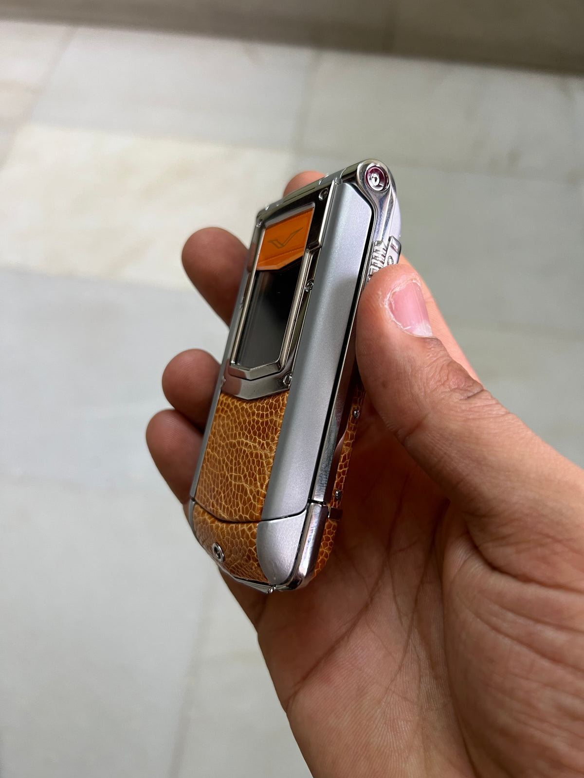 Vertu Constellation Ayxta Orange Keypad Mobile