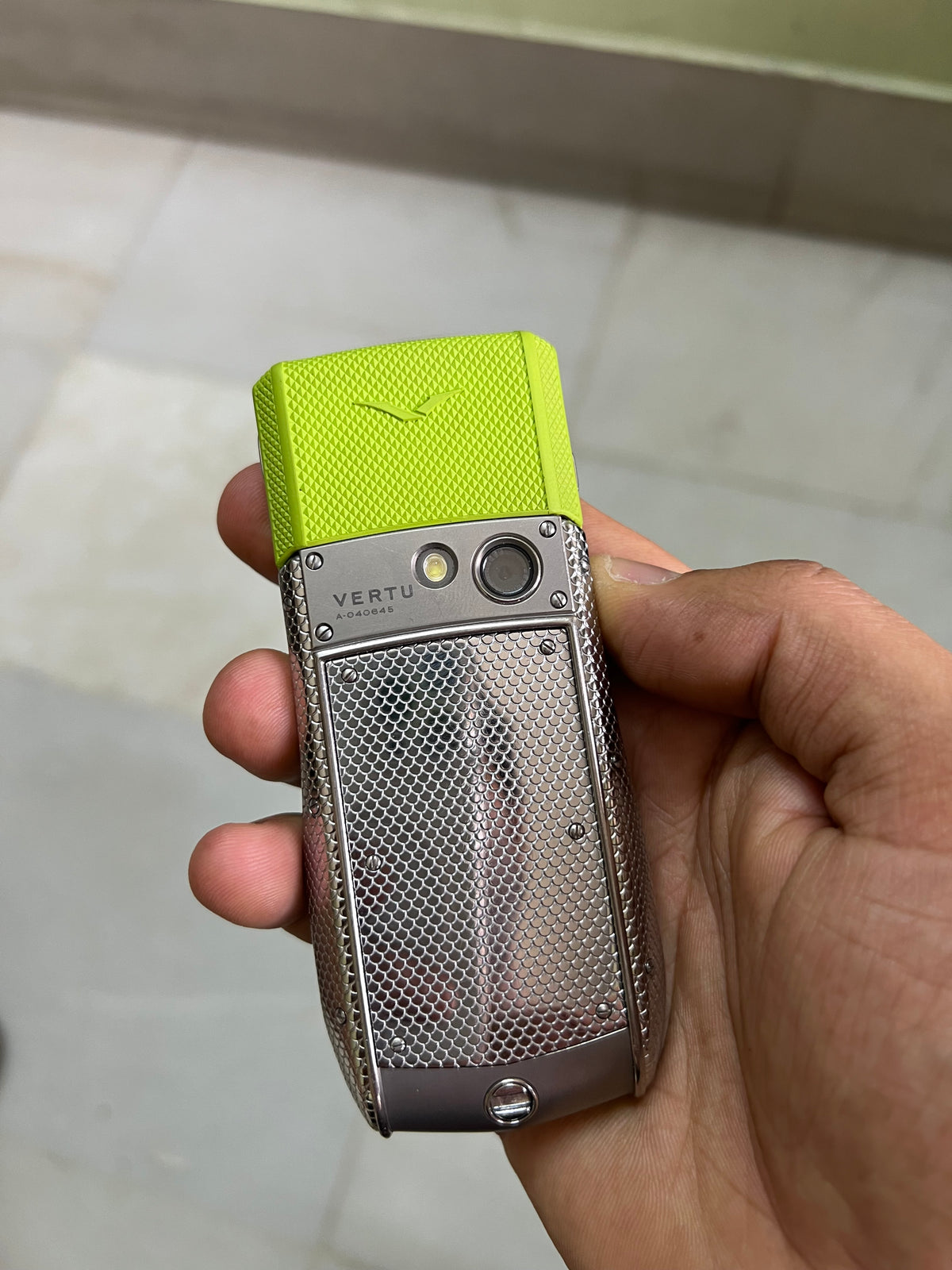 Vertu  Ascent Ti Neon Keypad Mobile