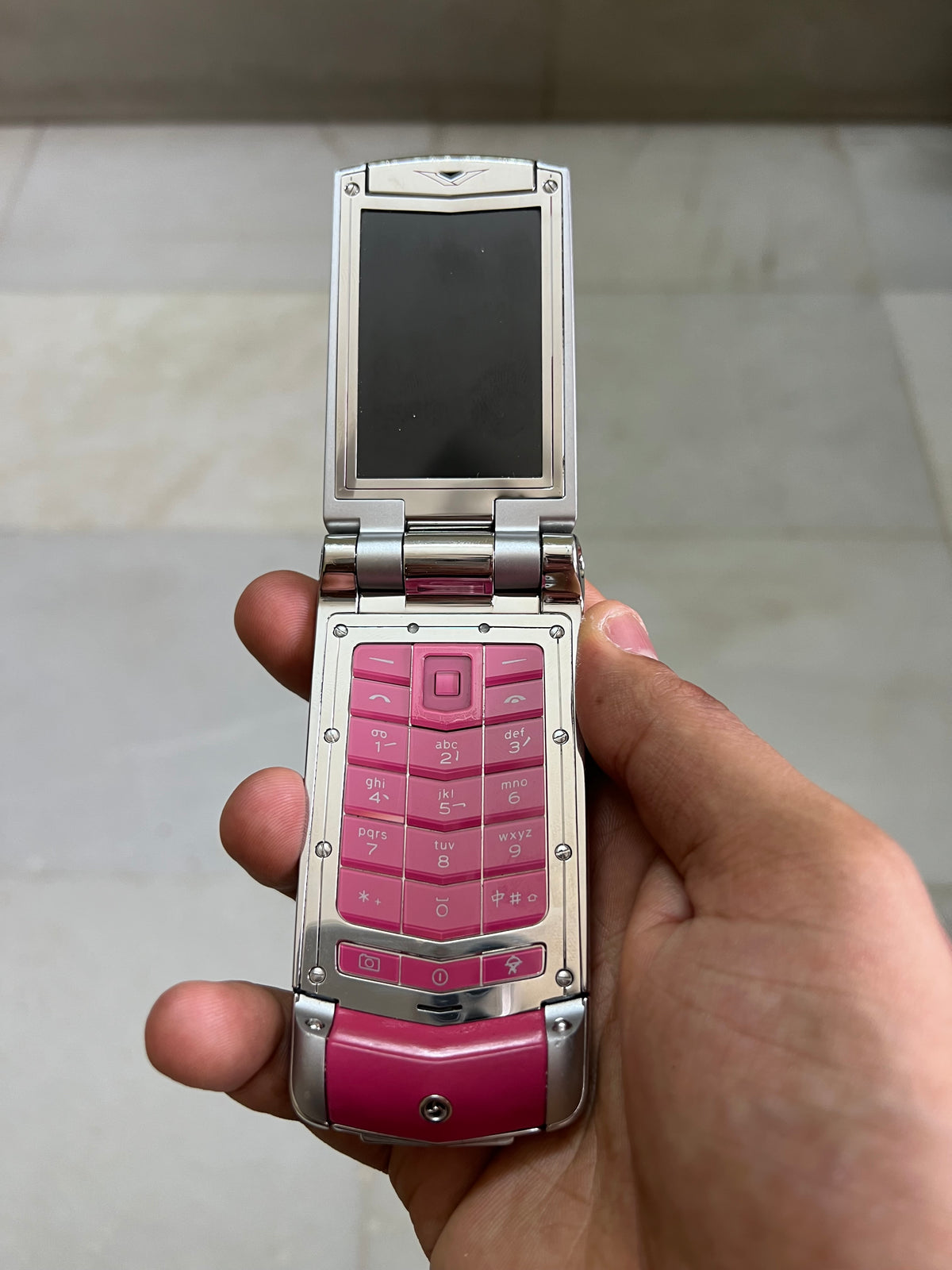 Vertu Constellation Ayxta Pink Keypad Handset