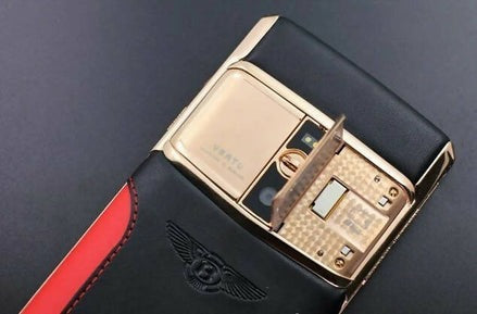 هاتف VERTU SIGNATURE TOUCH BENTLEY EDITION باللون الذهبي الوردي
