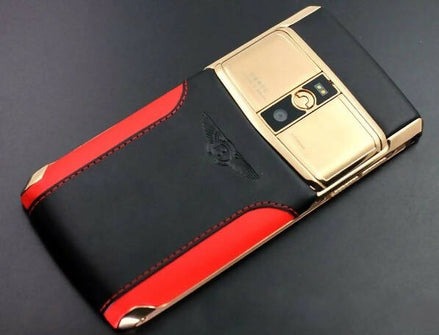 هاتف VERTU SIGNATURE TOUCH BENTLEY EDITION باللون الذهبي الوردي