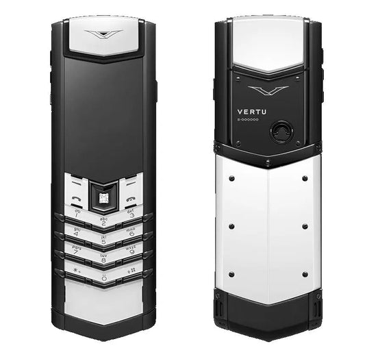 هاتف Vertu Signature S Panda Edition المزود بلوحة مفاتيح