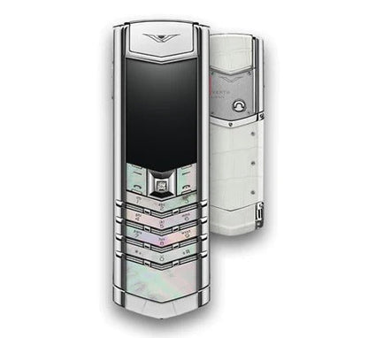 هاتف محمول Vertu Signature V بلوحة مفاتيح من الجلد باللون الأبيض اللؤلؤي