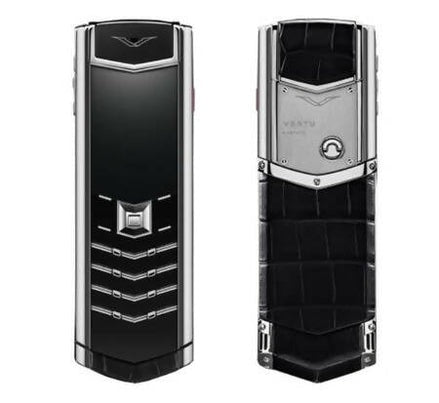 لوحة مفاتيح هاتف Vertu Signature باللون الأسود والفضي