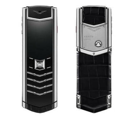 لوحة مفاتيح هاتف Vertu Signature باللون الأسود والفضي