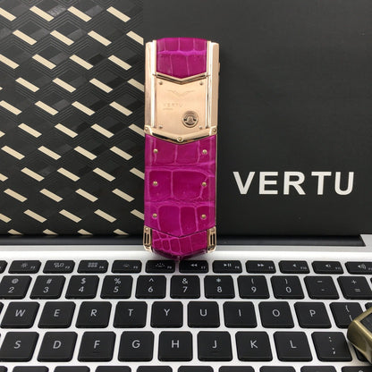 هاتف Vertu Signature S الفاخر للسيدات من Alligator بتصميم أصلي ولوحة مفاتيح