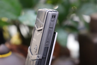 هاتف Vertu Signature S المحمول المصنوع من الزركونيوم والمصنوع من جلد التمساح