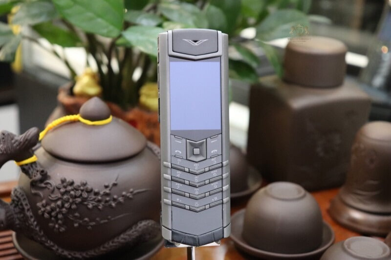 هاتف Vertu Signature S المحمول المصنوع من الزركونيوم والمصنوع من جلد التمساح